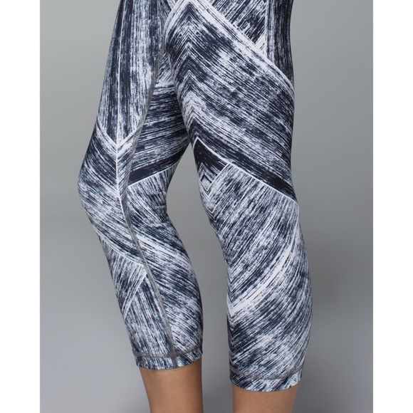 Lululemon Wunder Under Black White Crop Leggings - Picture 15 of 16